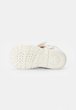 Geox ELTHAN GIRL - Chaussures Premiers Pas - White/pink -Pas Cher Geox Boutique 0226ba61ce0f472181ab1b8bb8325098
