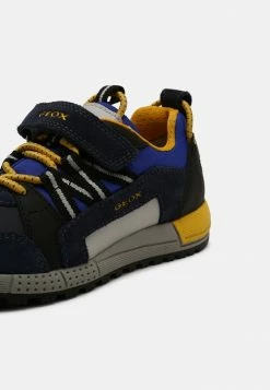 Geox ALBEN BOY - Baskets Basses - Navy/yellow -Pas Cher Geox Boutique 0d1096df014743cfb729dcadbe295a81