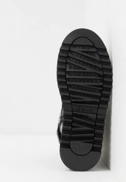 Geox GILLYJAW GIRL - Bottines à Lacets - Black -Pas Cher Geox Boutique 14283a0bf3a642f9a4dac24ae324a201