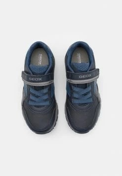 Geox PAVEL BOY - Baskets Basses - Navy/blue 9 Geox PAVEL BOY - Baskets Basses - Navy/blue -Pas Cher Geox Boutique 1e96f8f14f2c45ffb489929cc4c3e9f3