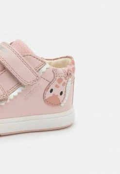 Geox BIGLIA GIRL - Chaussures à Scratch - Light Rose 11 Geox BIGLIA GIRL - Chaussures à Scratch - Light Rose -Pas Cher Geox Boutique 218a70befb894088b861a72a164fdd8a