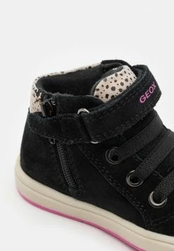 Geox TROTTOLA GIRL - Baskets Montantes - Black/fuchsia 11 Geox TROTTOLA GIRL - Baskets Montantes - Black/fuchsia -Pas Cher Geox Boutique 23eef0675e844f0c8bc6b173218a0c68
