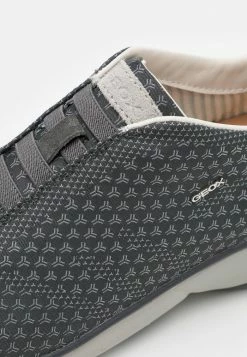 Geox Baskets Basses - Anthracite/light Grey -Pas Cher Geox Boutique 2a27f66525464f2eba594f2c1ed51200