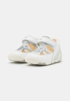 Geox NEW BALU GIRL - Sandales - White -Pas Cher Geox Boutique 565a7ed608c24552b8d10f291eef955b