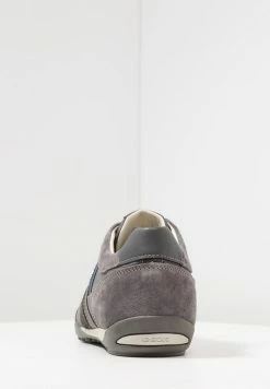 Geox WELLS - Baskets Basses - Dark Grey 9 Geox WELLS - Baskets Basses - Dark Grey -Pas Cher Geox Boutique 60d764957d0247d88f94813416124a46