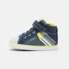 Geox KILWI BOY - Chaussures Premiers Pas - Navy/fluo Yellow