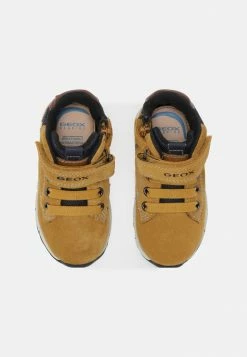 Geox ALBEN BOY - Chaussures Premiers Pas - Yellow/navy -Pas Cher Geox Boutique 86a81fdbd28347799b155f1546f8d13a