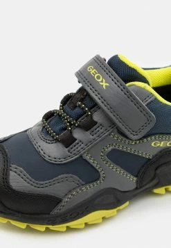 Geox NEW SAVAGE BOY WPF - Chaussures à Scratch - Dark Grey/lime -Pas Cher Geox Boutique 870198d3e4724be49f39d0f4ba3b704b