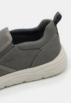 Geox PORTELLO - Baskets Basses - Grey 11 Geox PORTELLO - Baskets Basses - Grey -Pas Cher Geox Boutique 8ff82e8493a640c981d4617c781ba26f