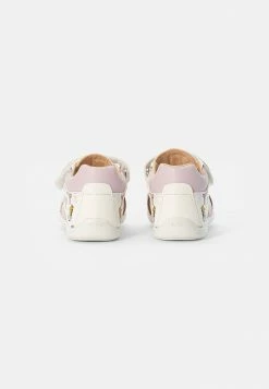 Geox ELTHAN GIRL - Chaussures Premiers Pas - White/pink -Pas Cher Geox Boutique a5062afc79e44219af6420cd5b0e7e0f