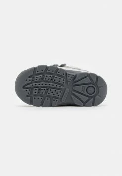 Geox DISNEY PRINCESS CINDERELLA BABY GIRL ABX - Bottes De Neige - Dark Silver 10 Geox DISNEY PRINCESS CINDERELLA BABY GIRL ABX - Bottes De Neige - Dark Silver -Pas Cher Geox Boutique ae891362c133434c996871f5f16b9265