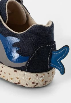 Geox KILWI BOY - Baskets Basses - Navy -Pas Cher Geox Boutique b3d64faccadc48bc8f8b14beef5996d0