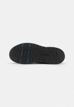 Geox STERRATO - Baskets Basses - Navy/grey 10 Geox STERRATO - Baskets Basses - Navy/grey -Pas Cher Geox Boutique c91299e4cb924c4586b42cca31ee3306