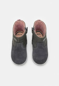 Geox NEW FLICK GIRL - Bottes - Dark Grey 9 Geox NEW FLICK GIRL - Bottes - Dark Grey -Pas Cher Geox Boutique cc4b67745dd24b4898fe877209342412