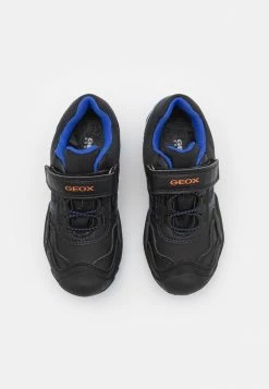 Geox NEW SAVAGE BOY WPF - Chaussures à Scratch - Black/royal -Pas Cher Geox Boutique d2c7789c2e8e4911926869c97954e76e