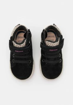 Geox TROTTOLA GIRL - Baskets Montantes - Black/fuchsia 9 Geox TROTTOLA GIRL - Baskets Montantes - Black/fuchsia -Pas Cher Geox Boutique e07b89e0c0144c53a21cc5fde6a20b2c