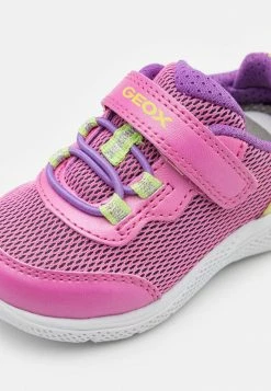 Geox SPRINTYE GIRL - Baskets Basses - Fuchsia/acid Green -Pas Cher Geox Boutique e478c53bd98545de93037ee32e7a1d62