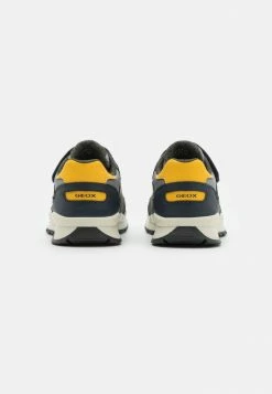 Geox PAVEL BOY - Baskets Basses - Navy/dark Yellow -Pas Cher Geox Boutique f3adbfa2ac544cb8b6e294d5c4abfdf3